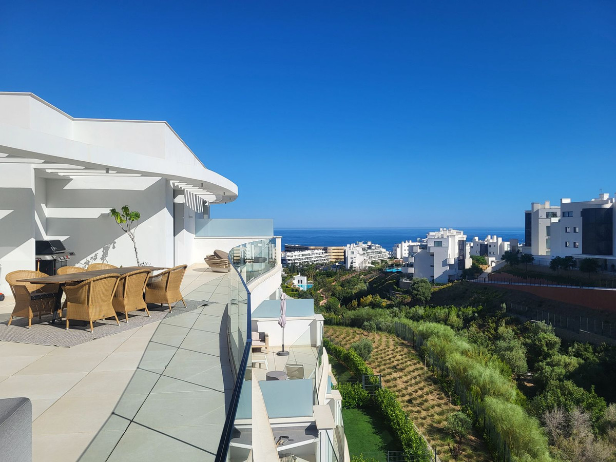 3-bedroom apartment for sale in central Fuengirola
