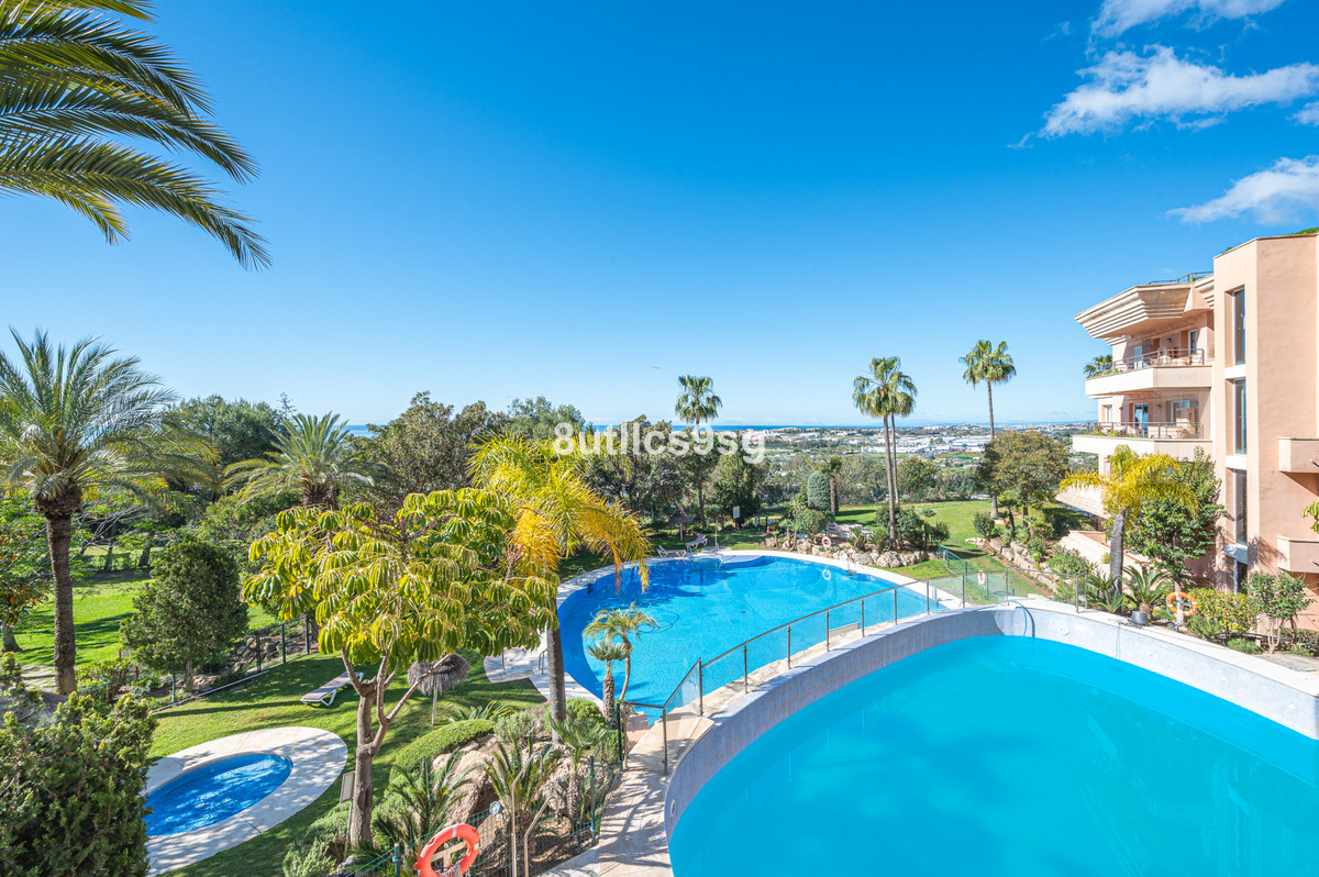 3-bedroom apartment for sale in Nueva Andalucía