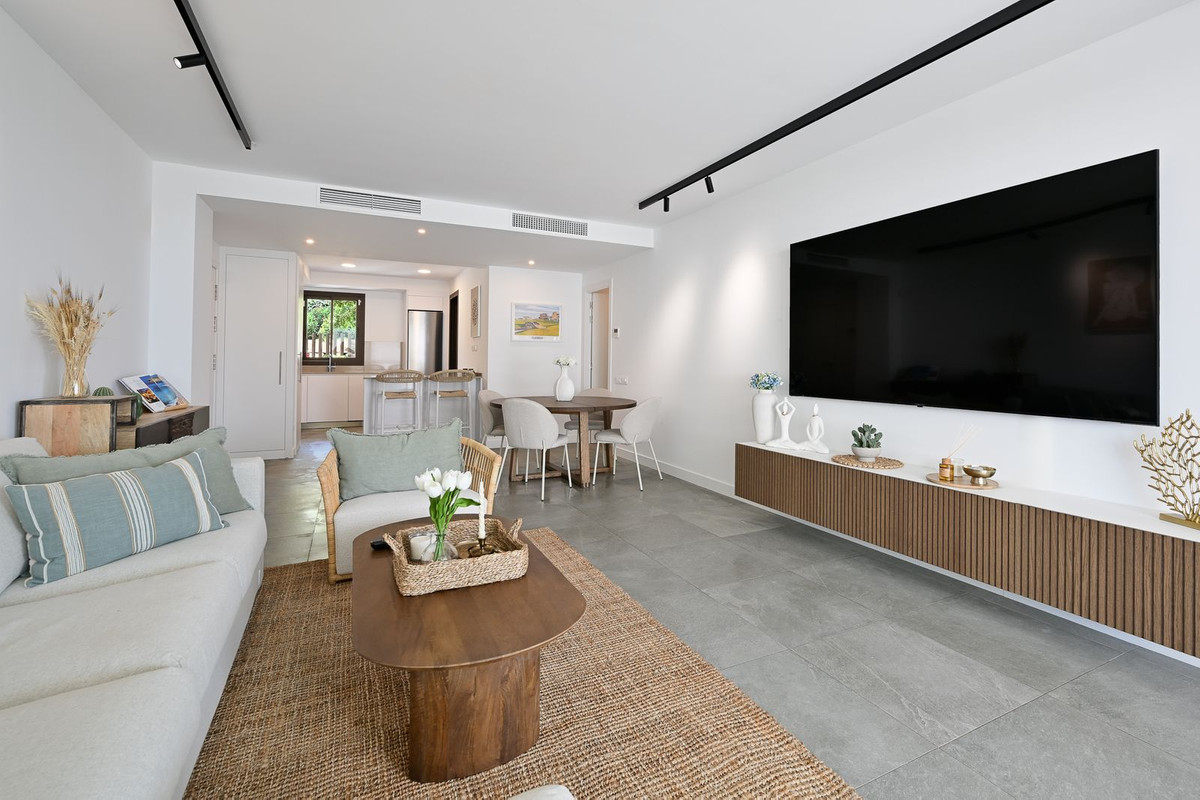 3-bedroom apartment for sale in Estepona