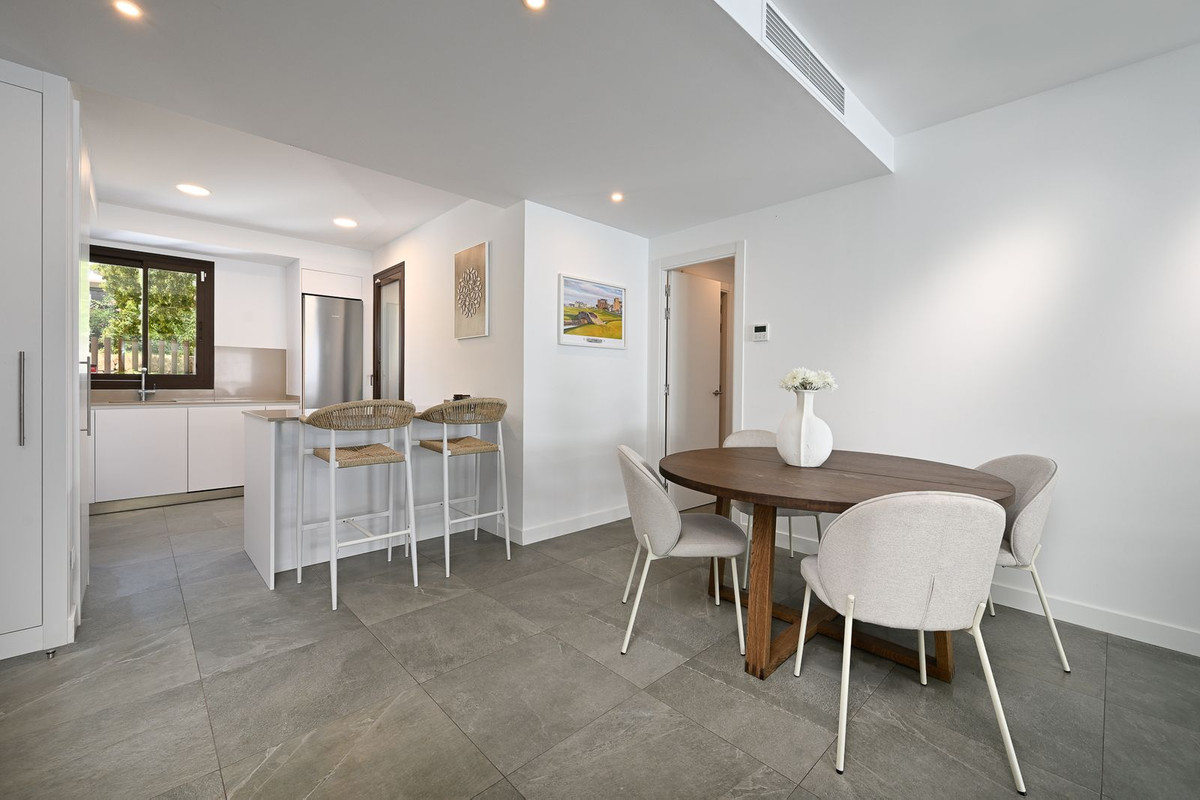 3-bedroom apartment for sale in Estepona