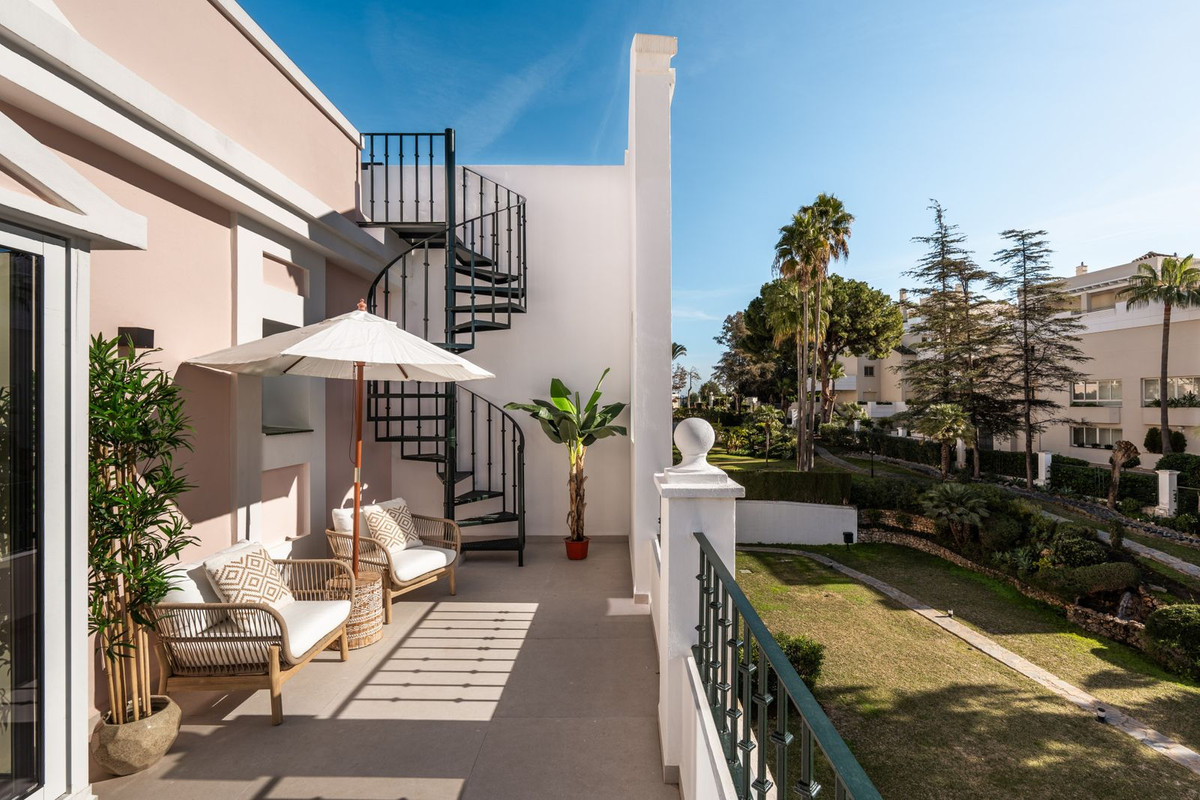 3-bedroom apartment for sale in Nueva Andalucía