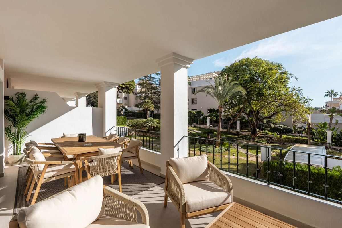 3-bedroom apartment for sale in Nueva Andalucía