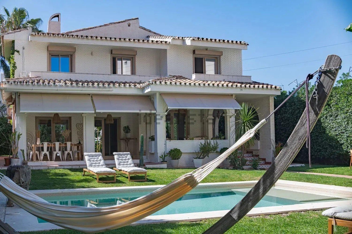 4-bedroom villa for sale in Torremolinos