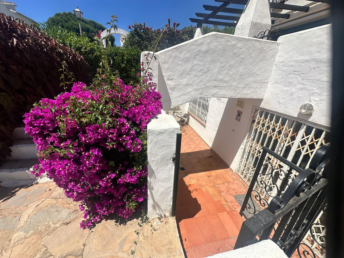 3-bedroom apartment for sale in Calahonda