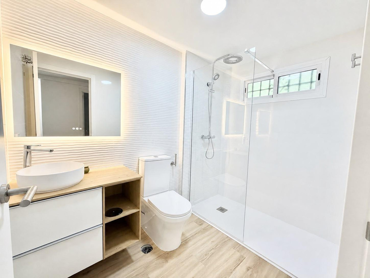 2-bedroom apartment for sale in central Benalmadena
