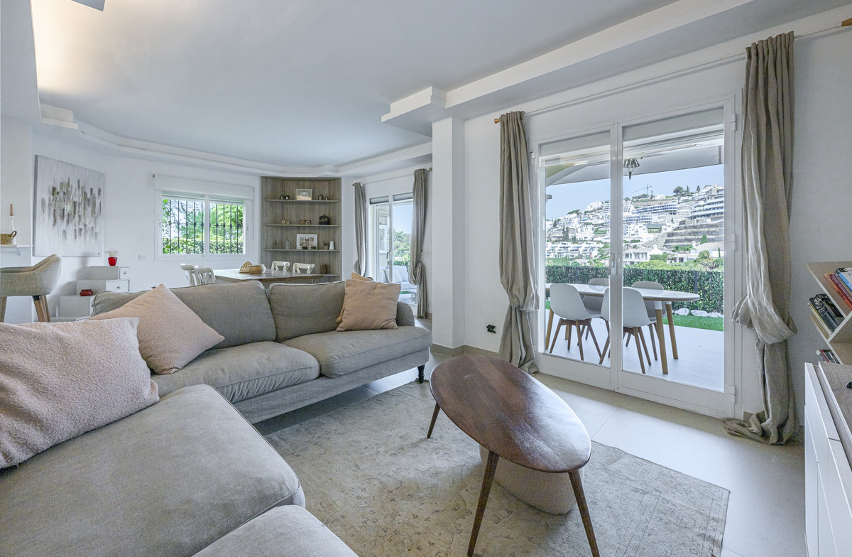 3-bedroom apartment for sale in Benahavís