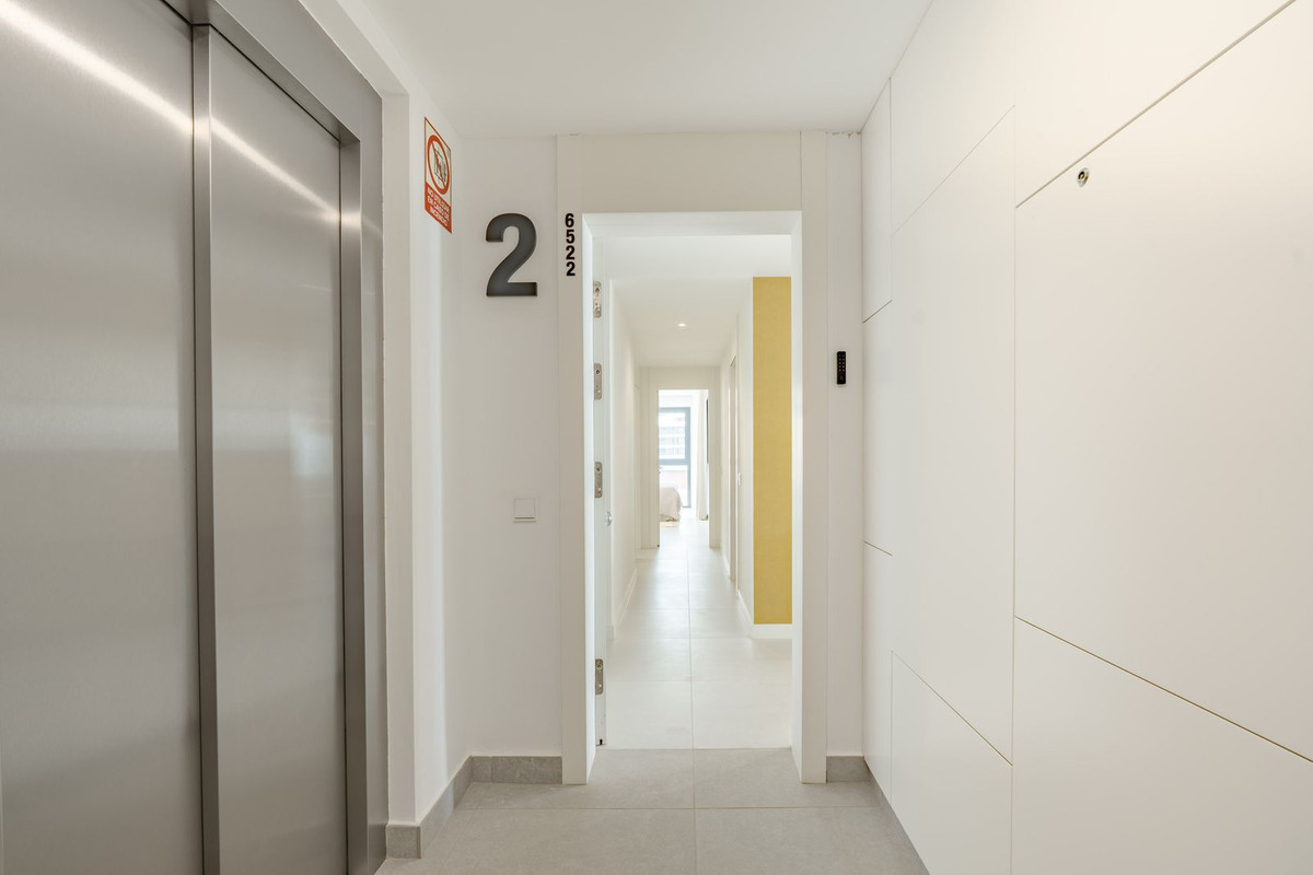 3-bedroom apartment for sale in central Fuengirola