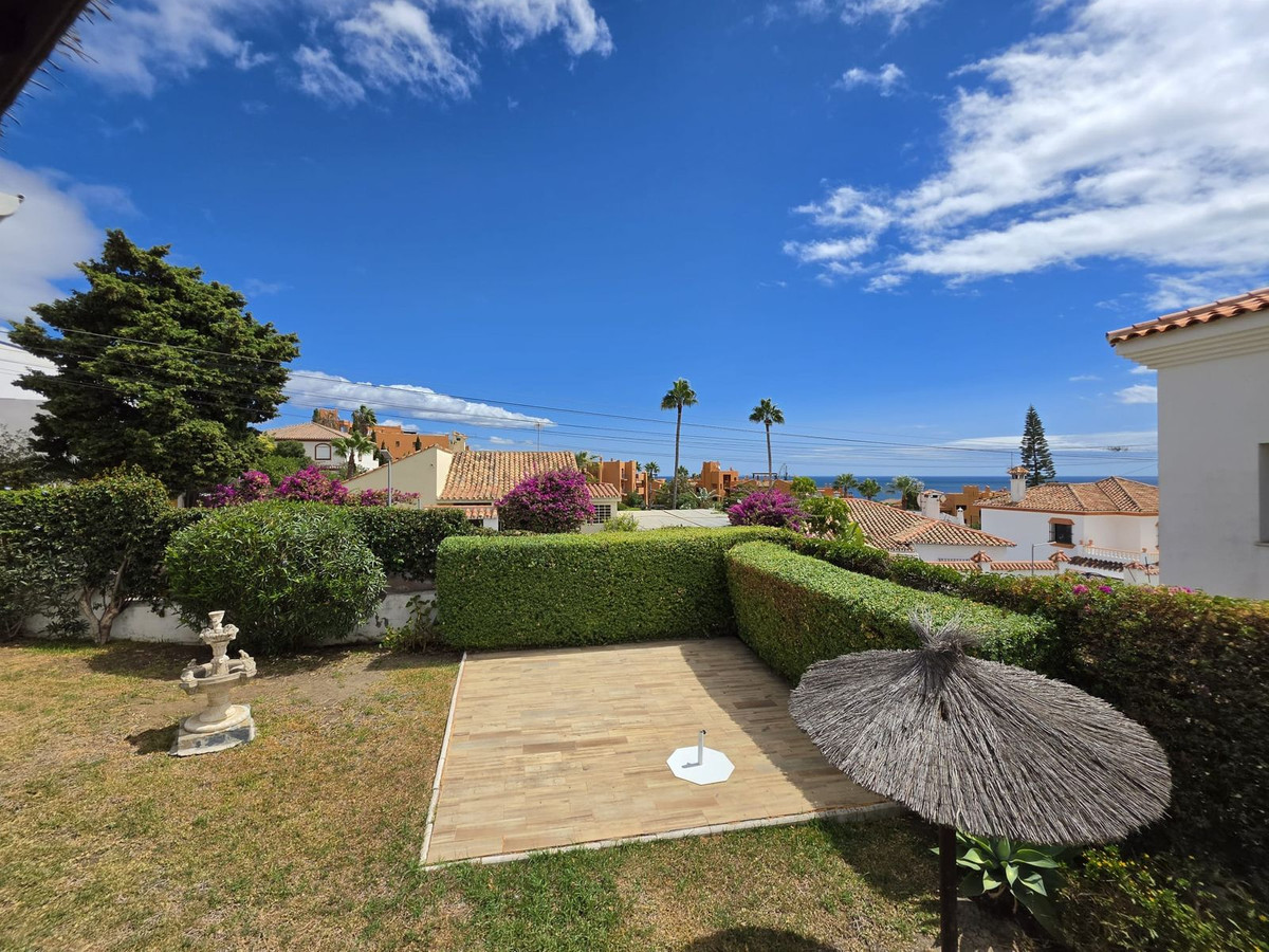 2-bedroom villa for sale in central Estepona