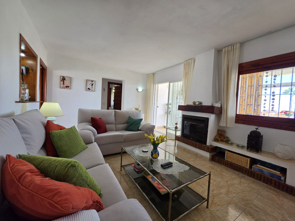 2-bedroom villa for sale in central Estepona