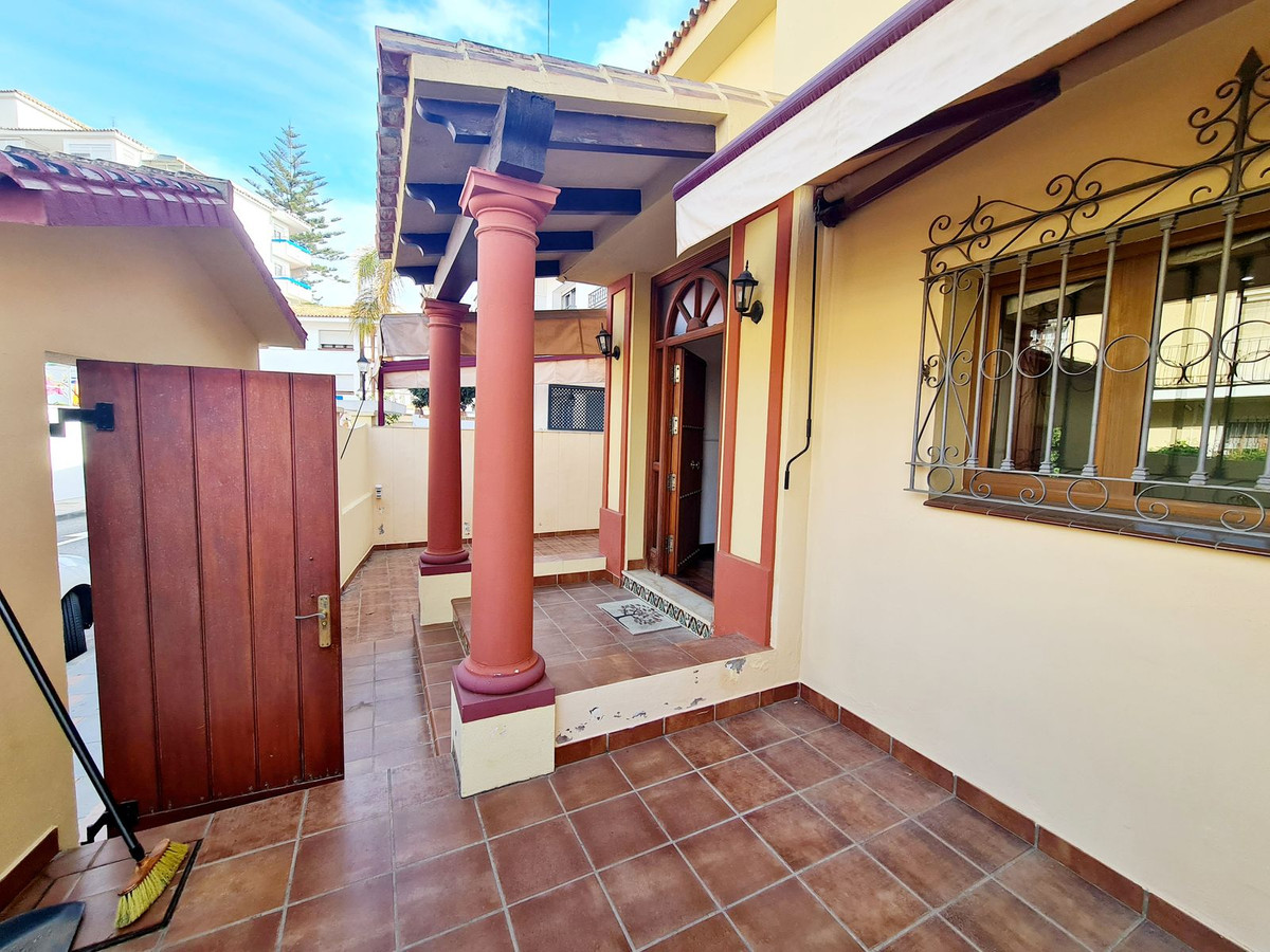 3-bedroom villa for sale in central Fuengirola