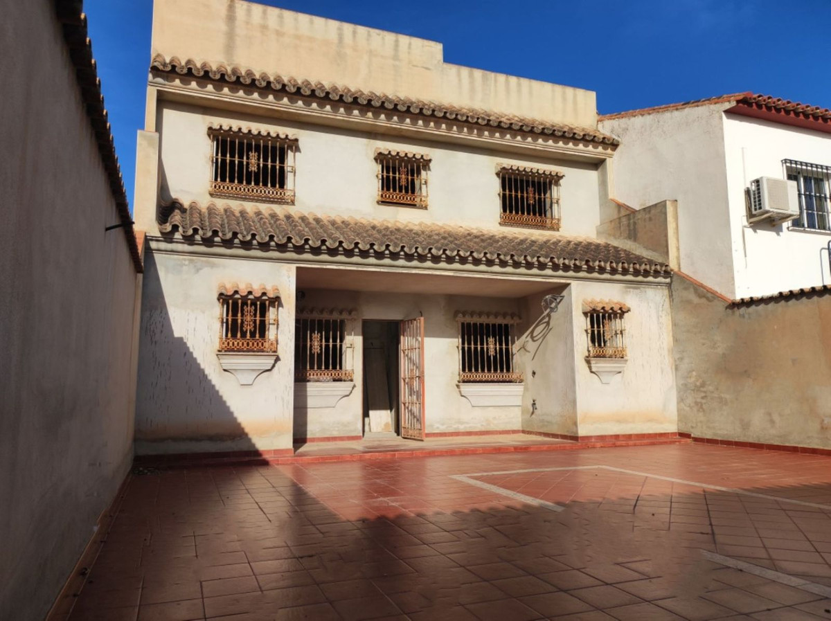 5-bedroom property for sale in central Fuengirola