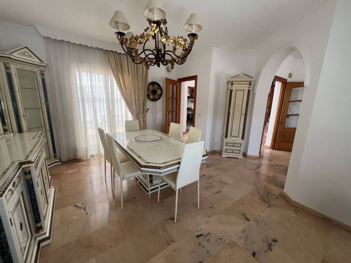 5-bedroom villa for sale in San Pedro de Alcántara