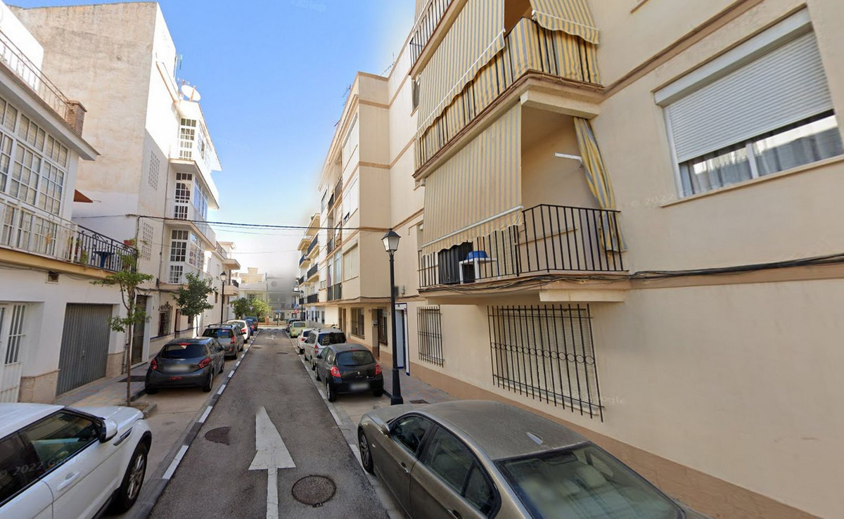 3-bedroom apartment for sale in central Fuengirola