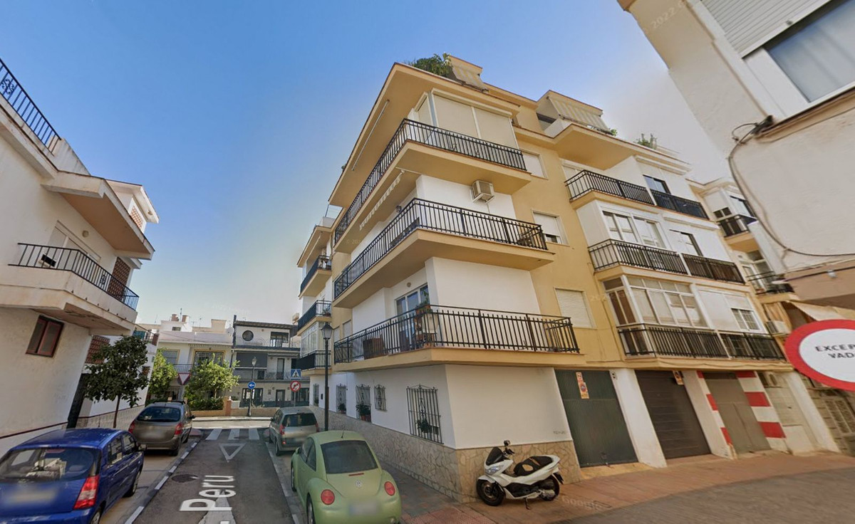 3-bedroom apartment for sale in central Fuengirola