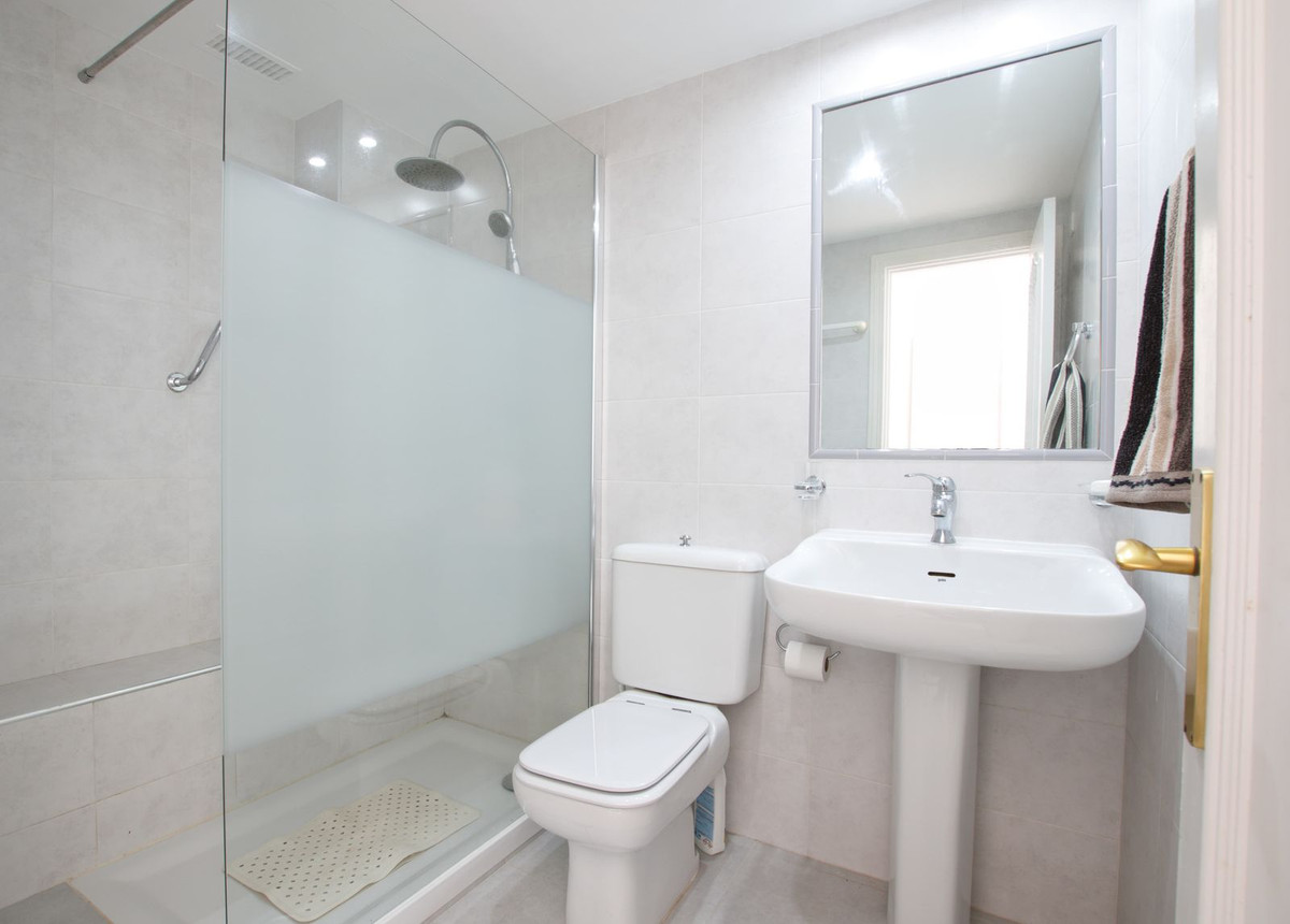 2-bedroom apartment for sale in Calahonda