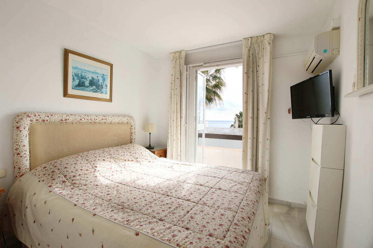2-bedroom apartment for sale in Calahonda