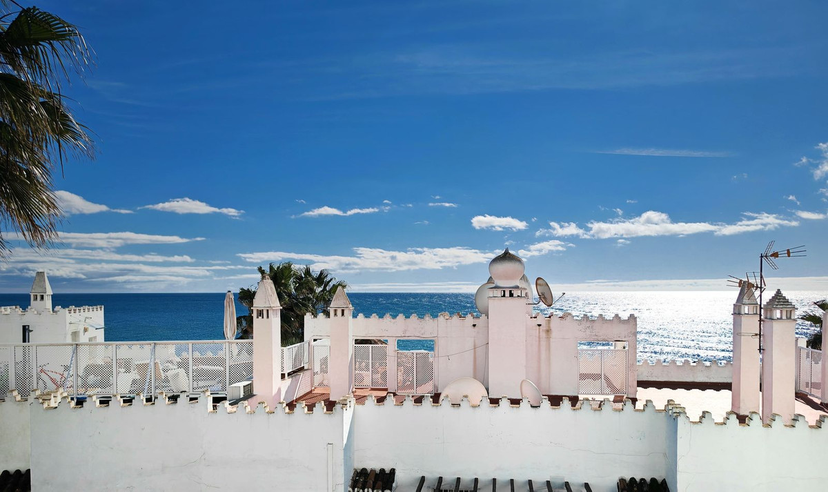 2-bedroom apartment for sale in Calahonda