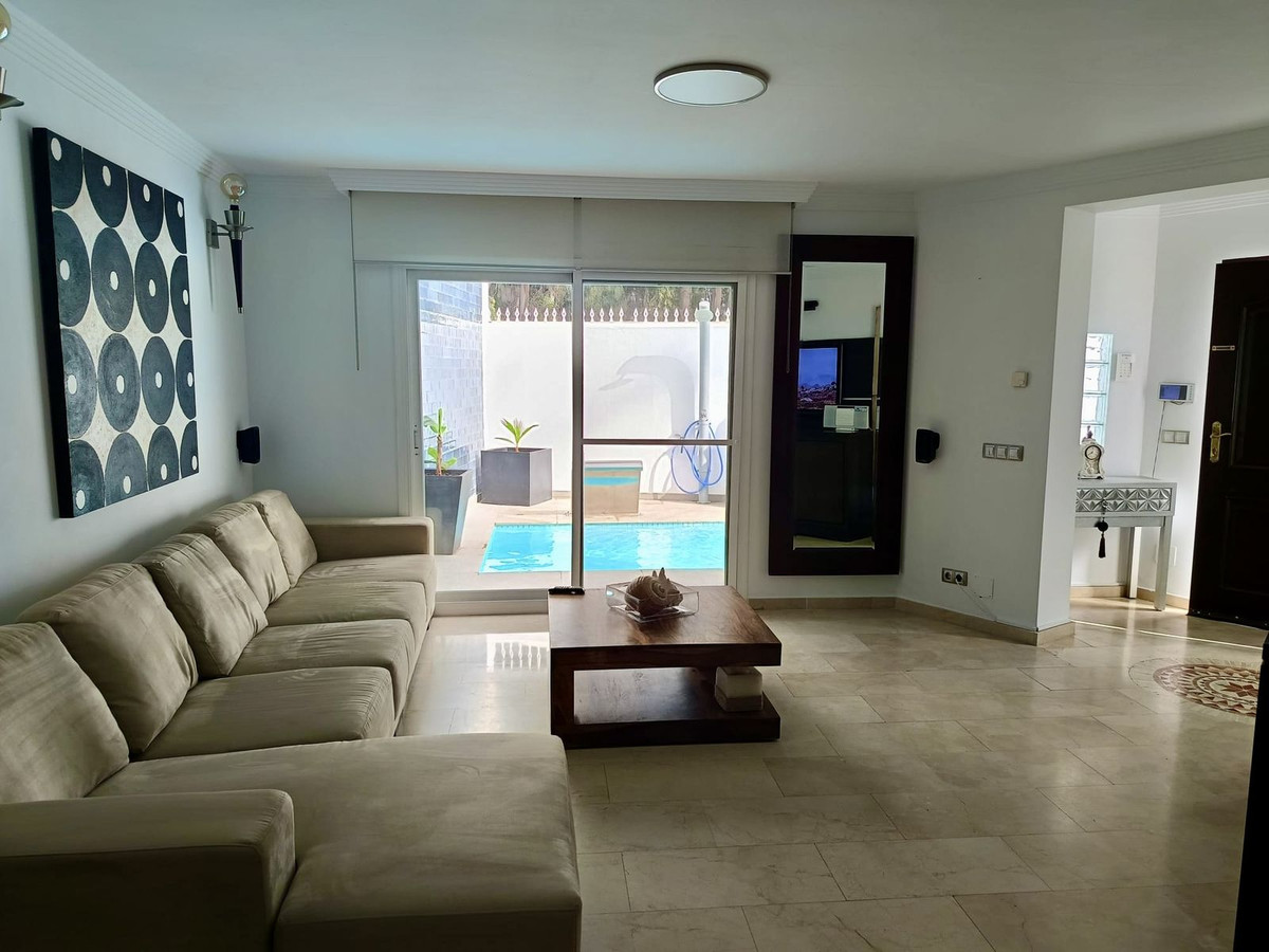 4-bedroom villa for sale in San Pedro de Alcántara