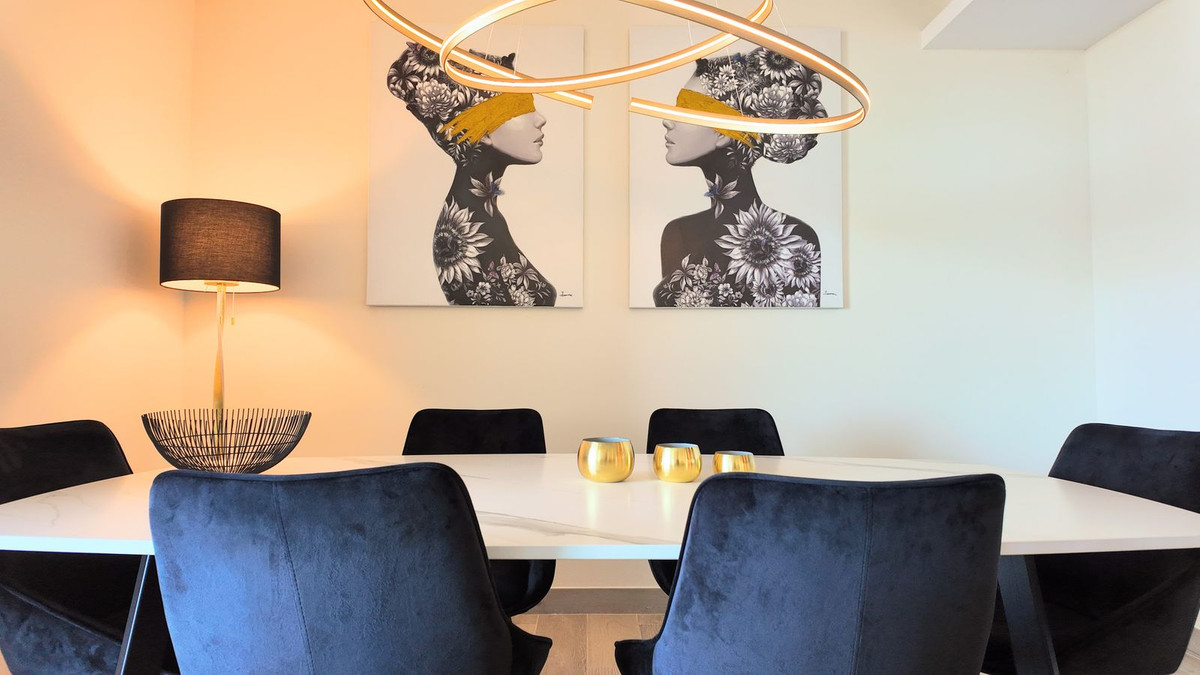 2-bedroom apartment for sale in central Benahavís