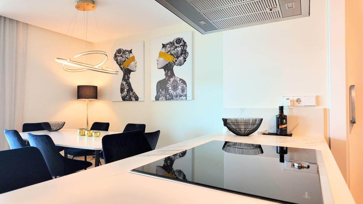 2-bedroom apartment for sale in central Benahavís