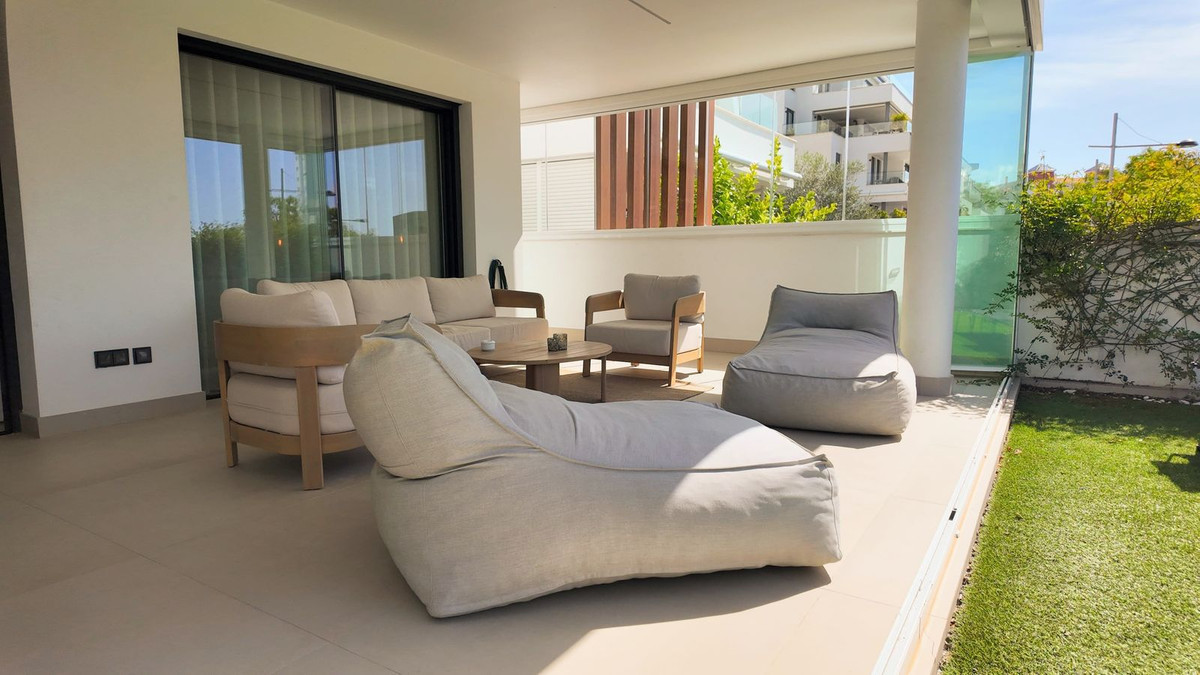 2-bedroom apartment for sale in central Estepona