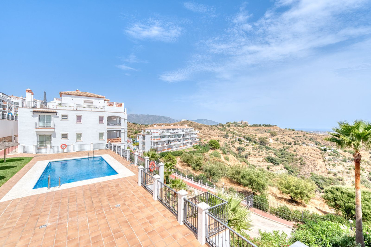 2-bedroom apartment for sale in Calahonda