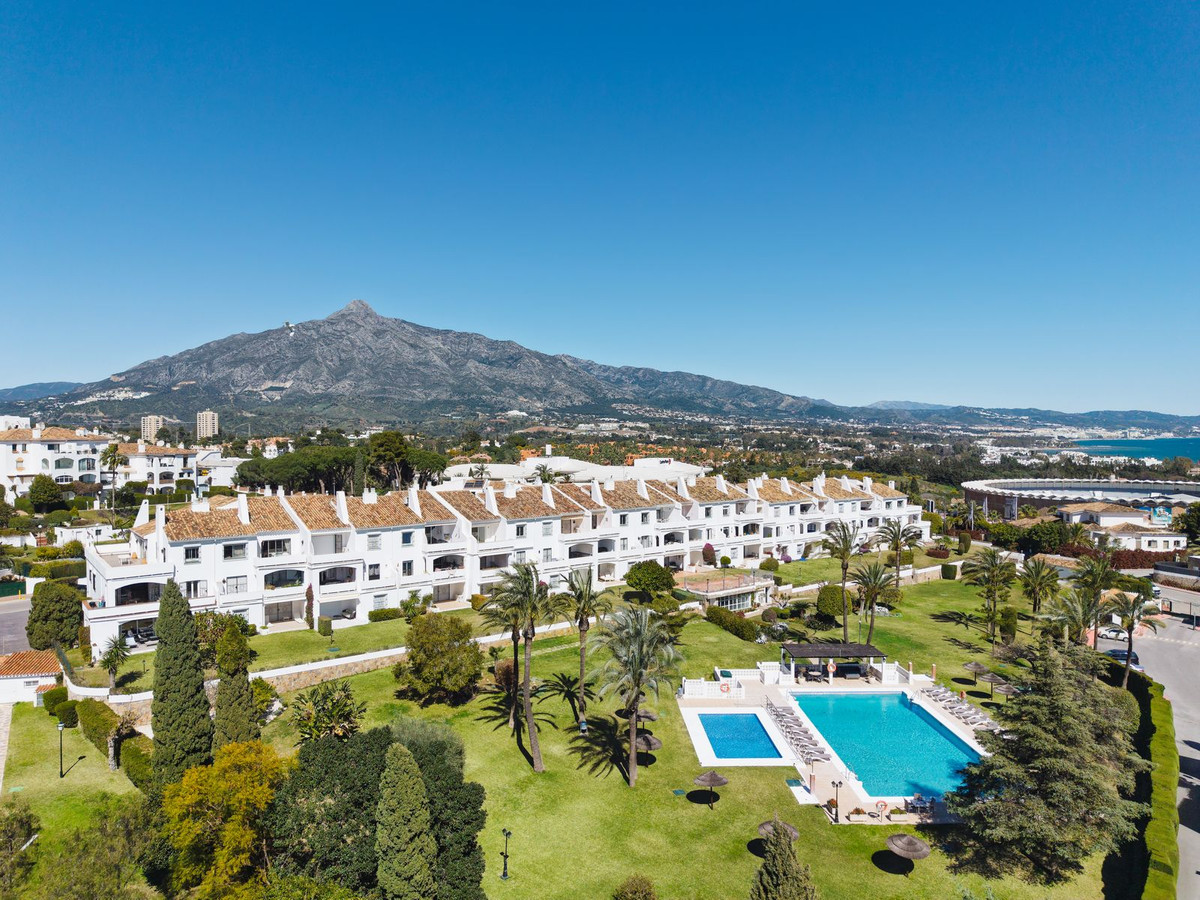 2-bedroom apartment for sale in Nueva Andalucía