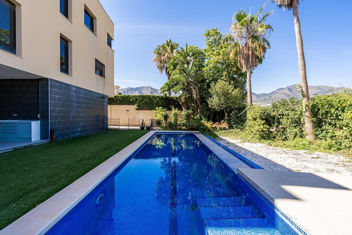 5-bedroom villa for sale in Mijas Costa