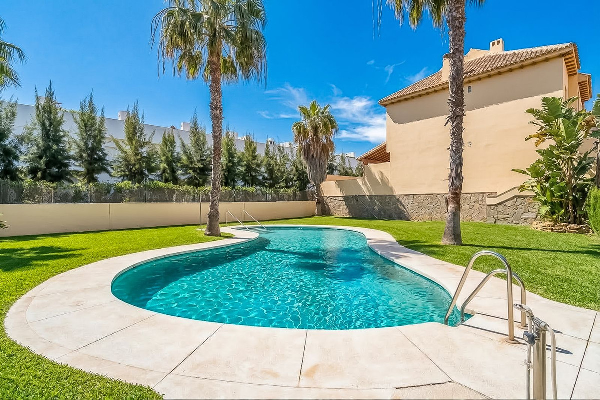 4-bedroom property for sale in Calahonda