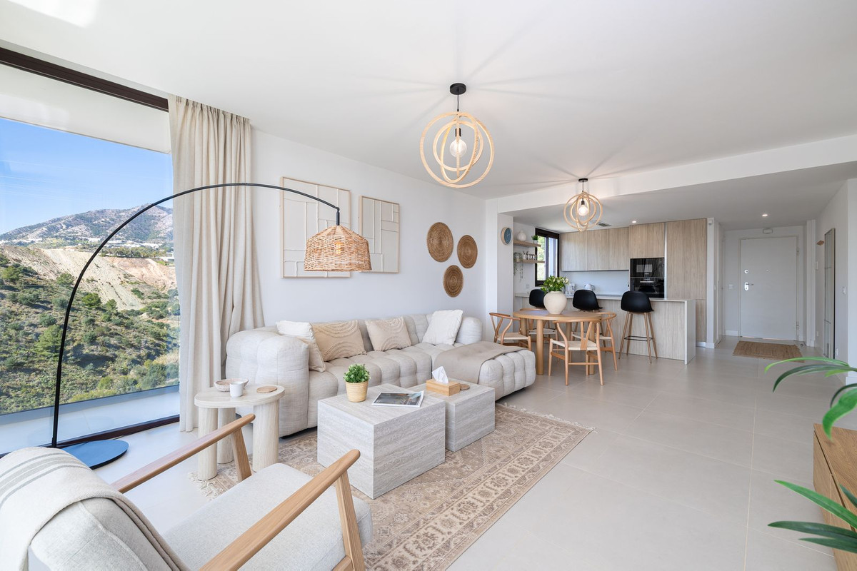3-bedroom apartment for sale in central Fuengirola