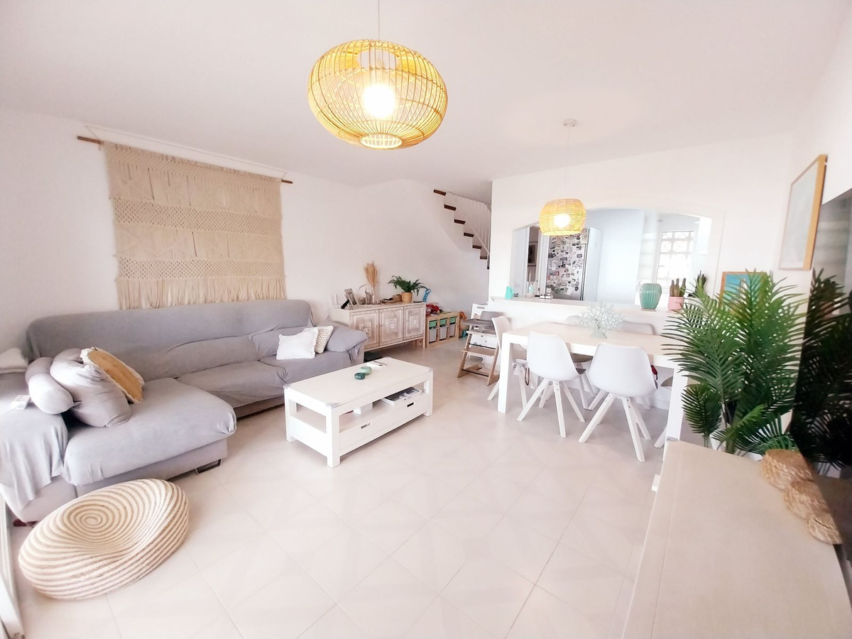 3-bedroom apartment for sale in Calahonda