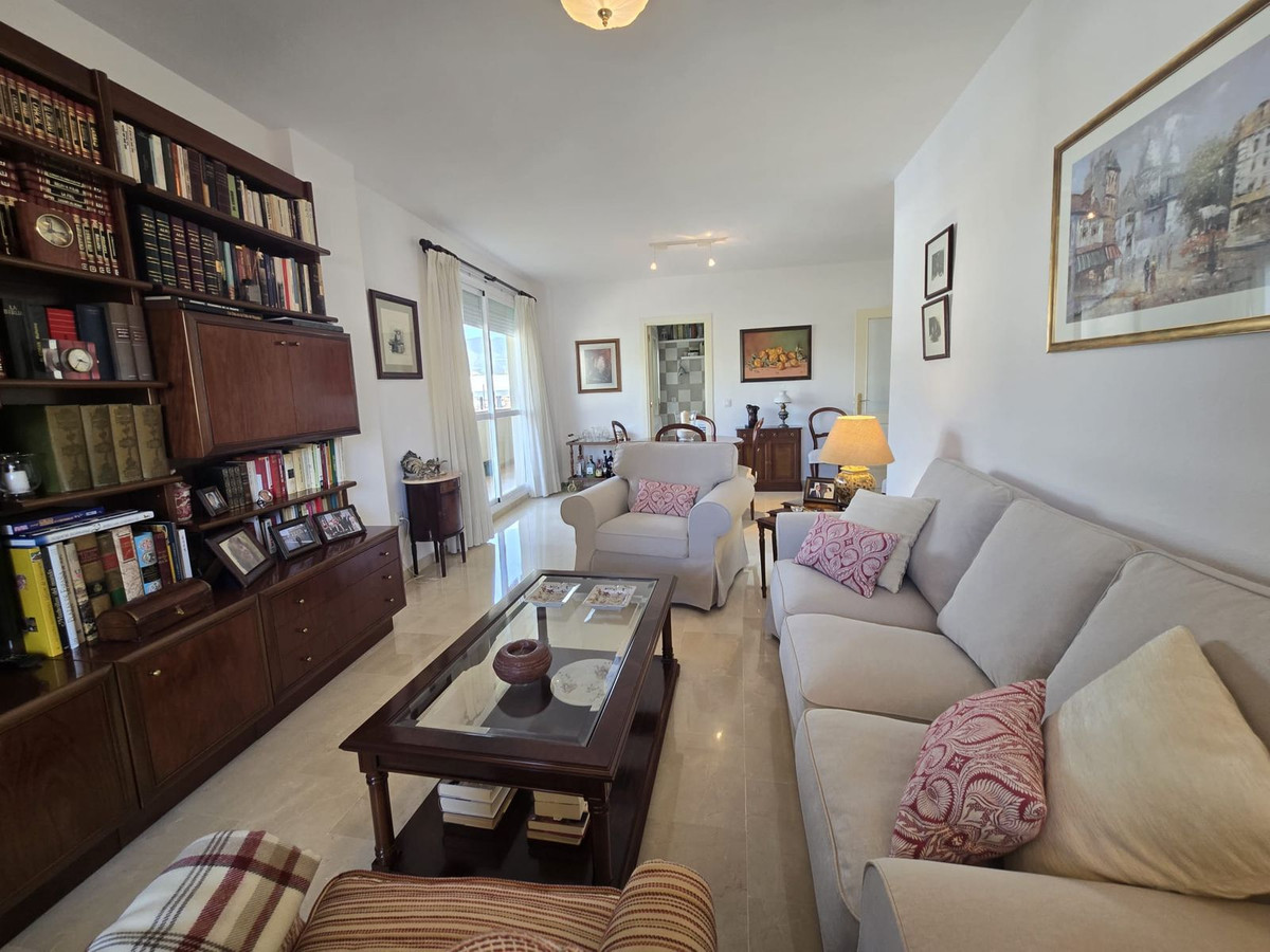 3-bedroom apartment for sale in central Fuengirola