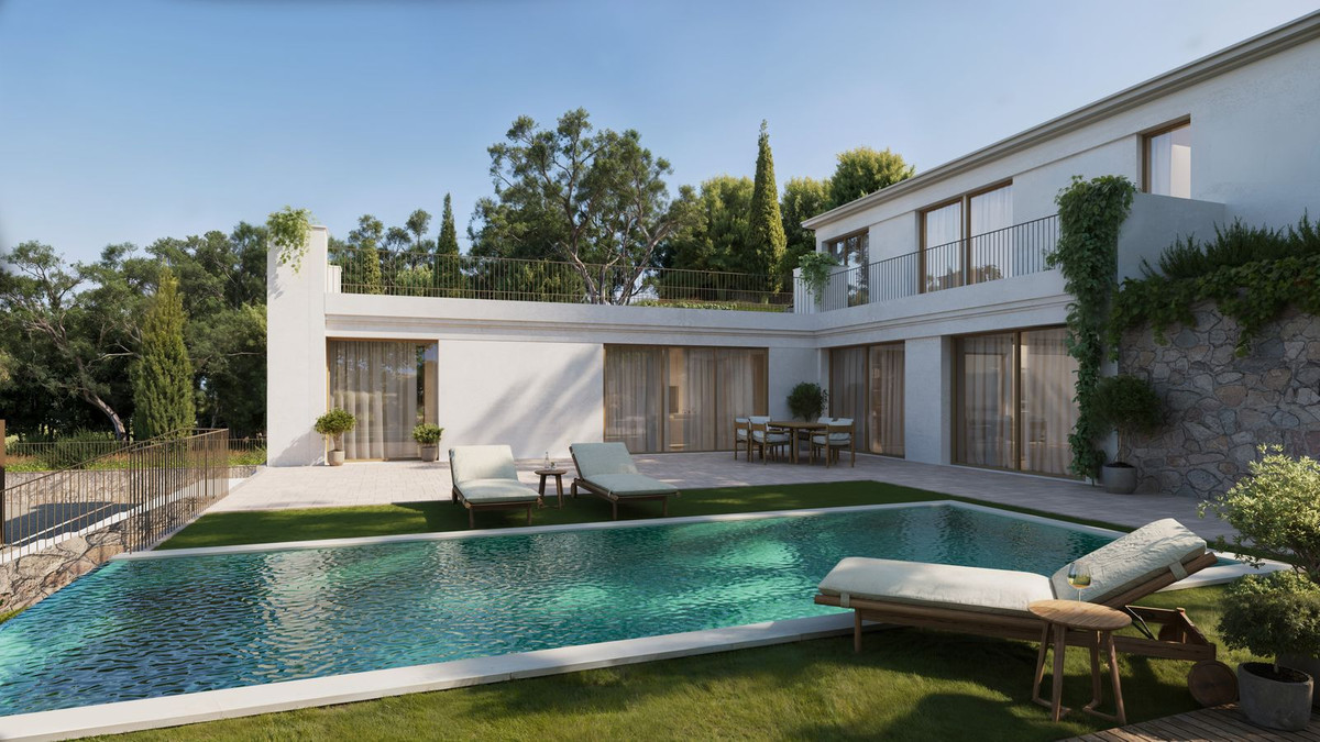 4-bedroom villa for sale in Elviria