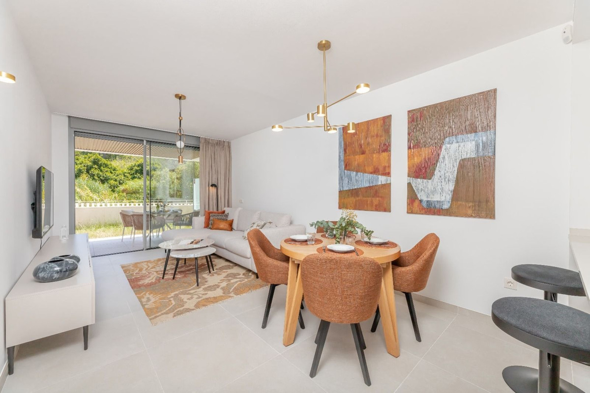 2-bedroom apartment for sale in Elviria