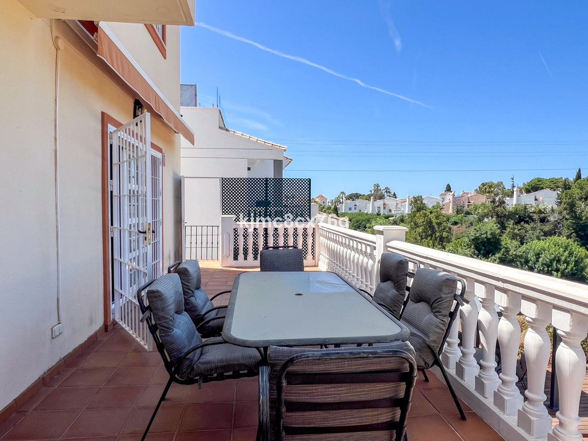 5-bedroom villa for sale in Calahonda