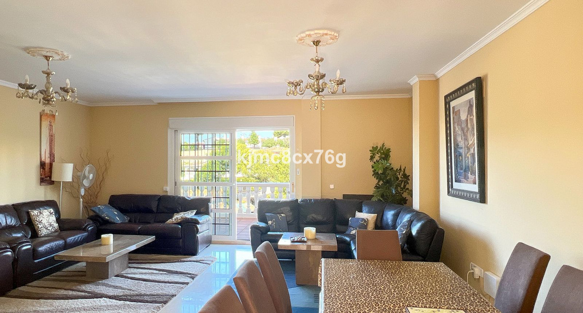 5-bedroom villa for sale in Calahonda
