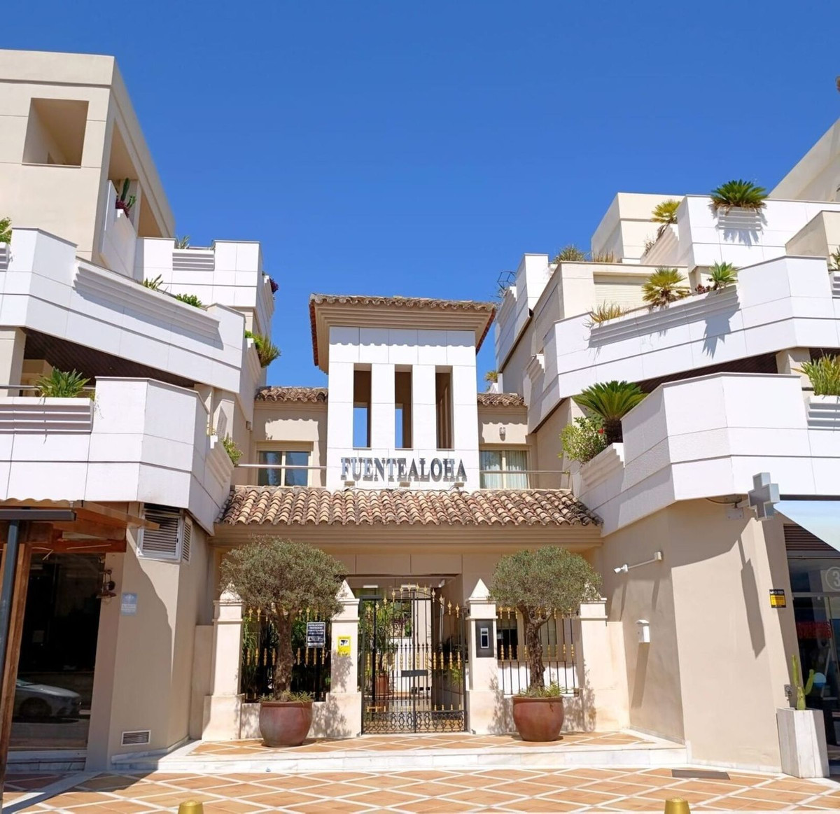 3-bedroom apartment for sale in Nueva Andalucía