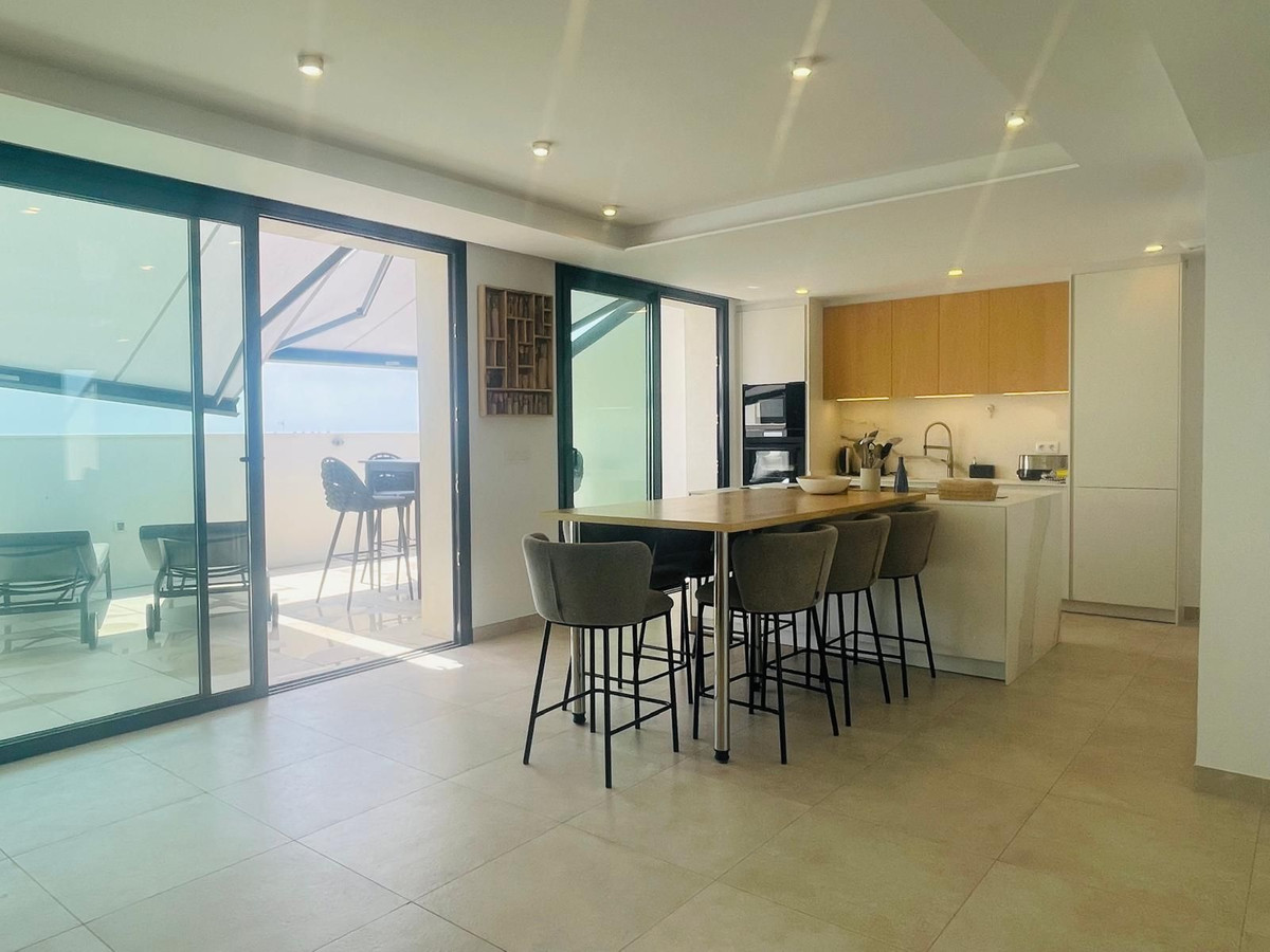3-bedroom apartment for sale in central Fuengirola