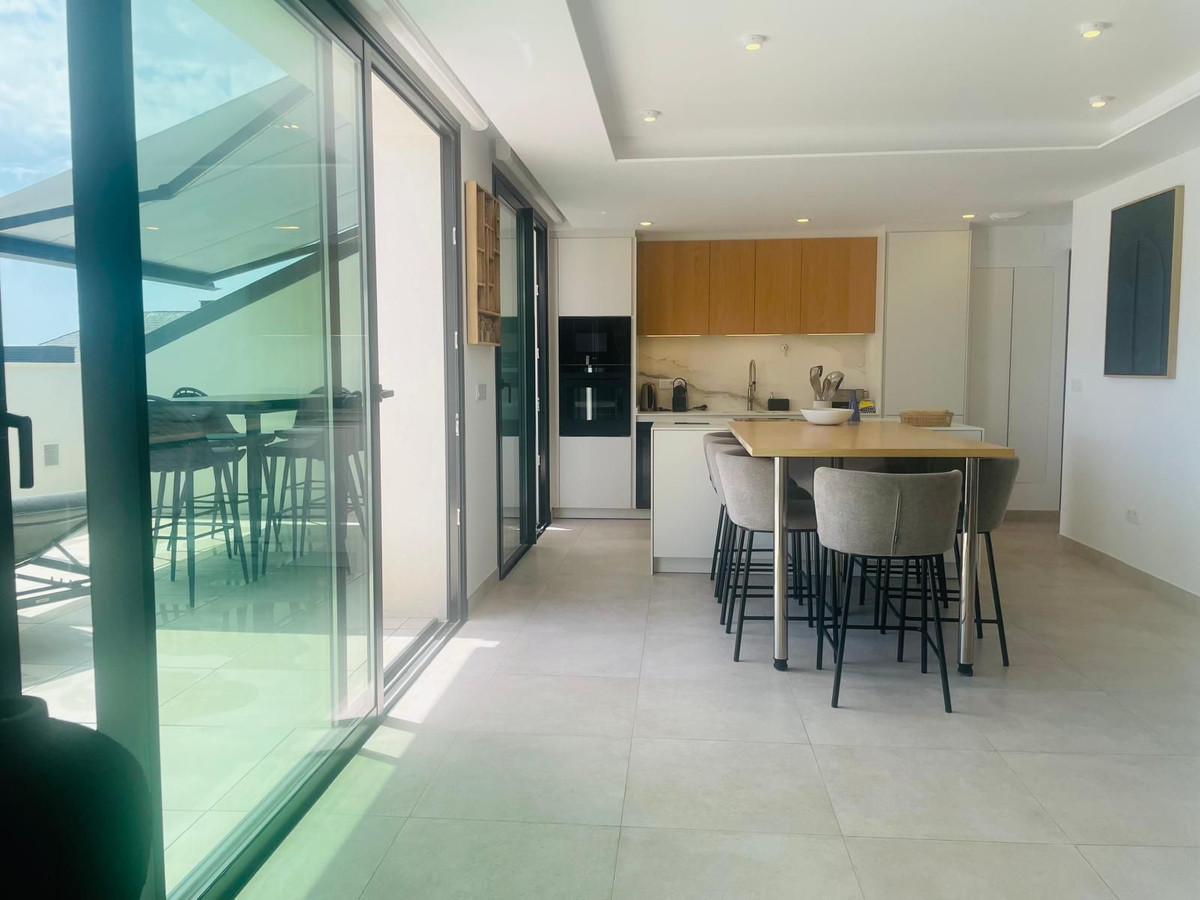 3-bedroom apartment for sale in central Fuengirola