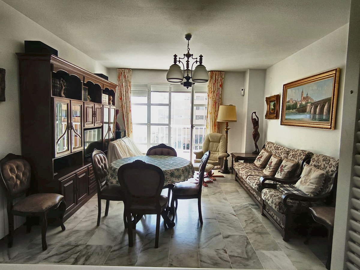 4-bedroom apartment for sale in central Fuengirola