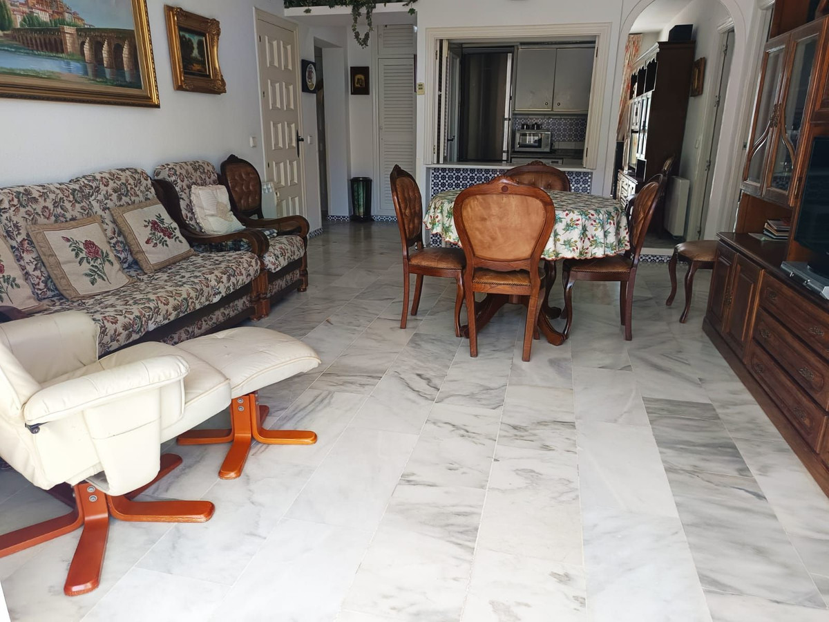 4-bedroom apartment for sale in central Fuengirola