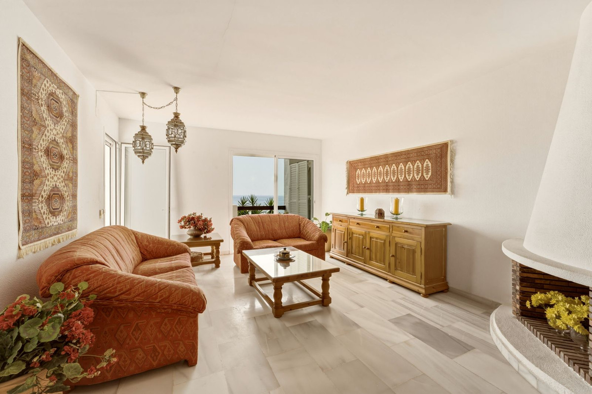 2-bedroom apartment for sale in Calahonda