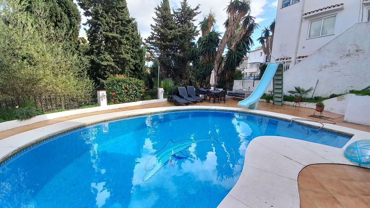 6-bedroom villa for sale in El Faro