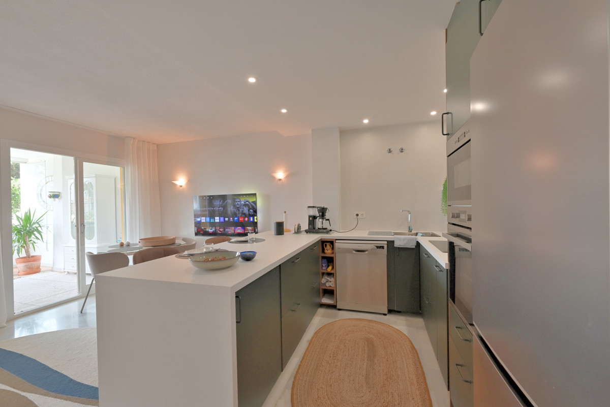 2-bedroom apartment for sale in Calahonda