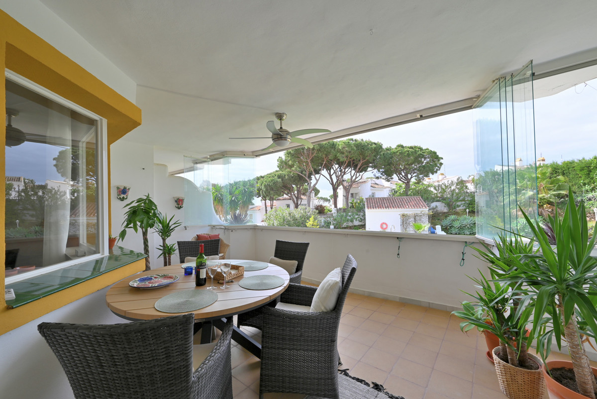 2-bedroom apartment for sale in Calahonda