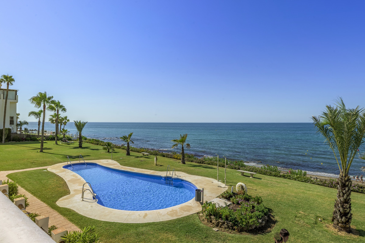 2-bedroom apartment for sale in Calahonda