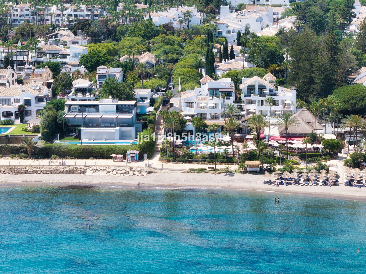 4-bedroom villa for sale on the Golden Mile