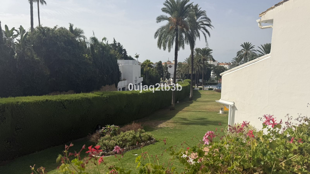 2-bedroom apartment for sale in Nueva Andalucía