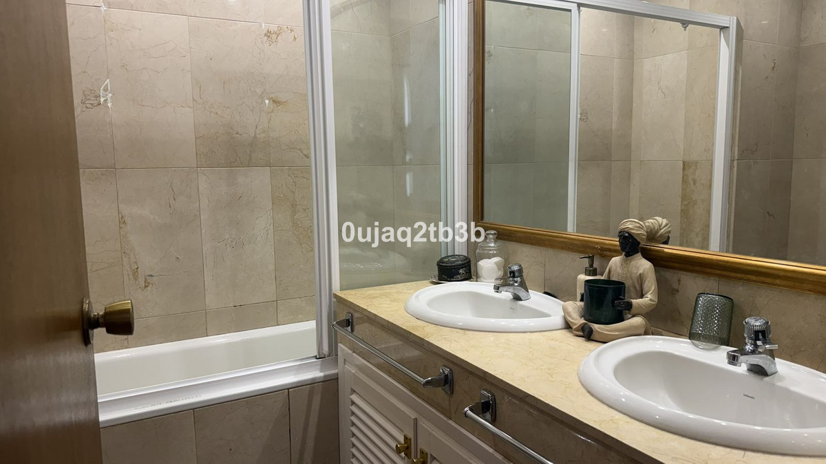 2-bedroom apartment for sale in Nueva Andalucía