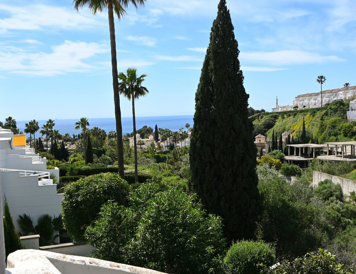 4-bedroom property for sale in Calahonda
